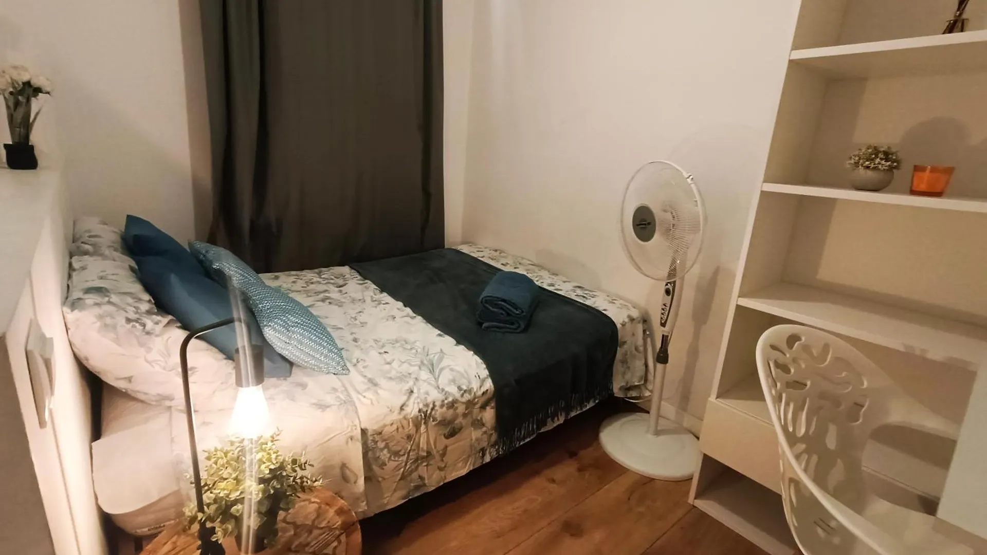 Sharing Flats In Gotico Ostello Barcellona Spagna
