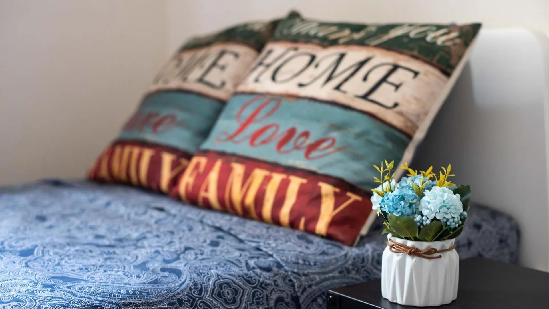 Sharing Flats In Gotico Ostello Barcellona