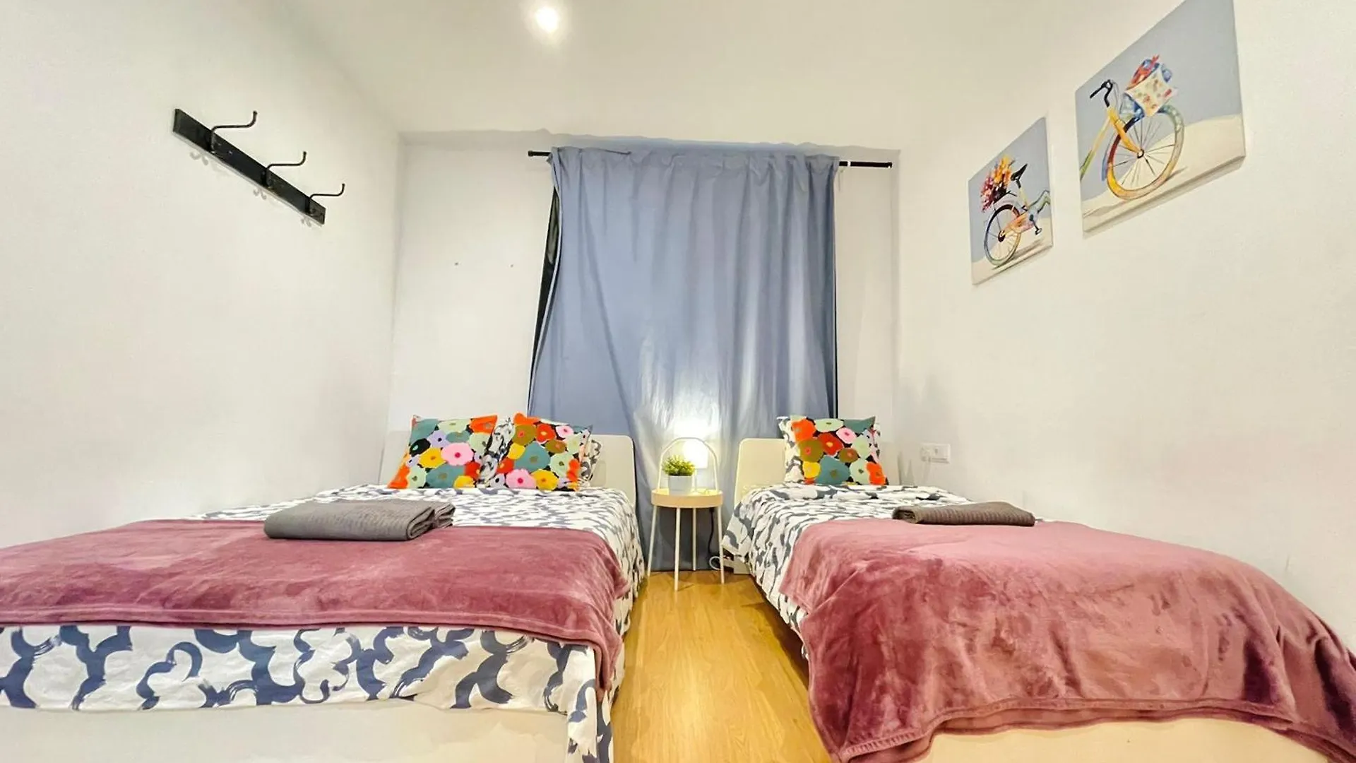 Sharing Flats In Gotico Ostello Barcellona