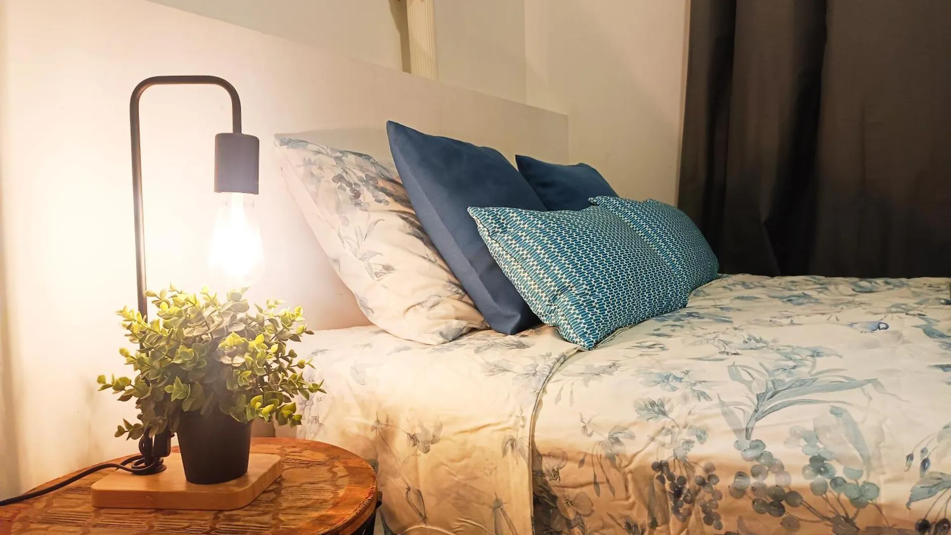 Sharing Flats In Gotico Hostel Barcelona